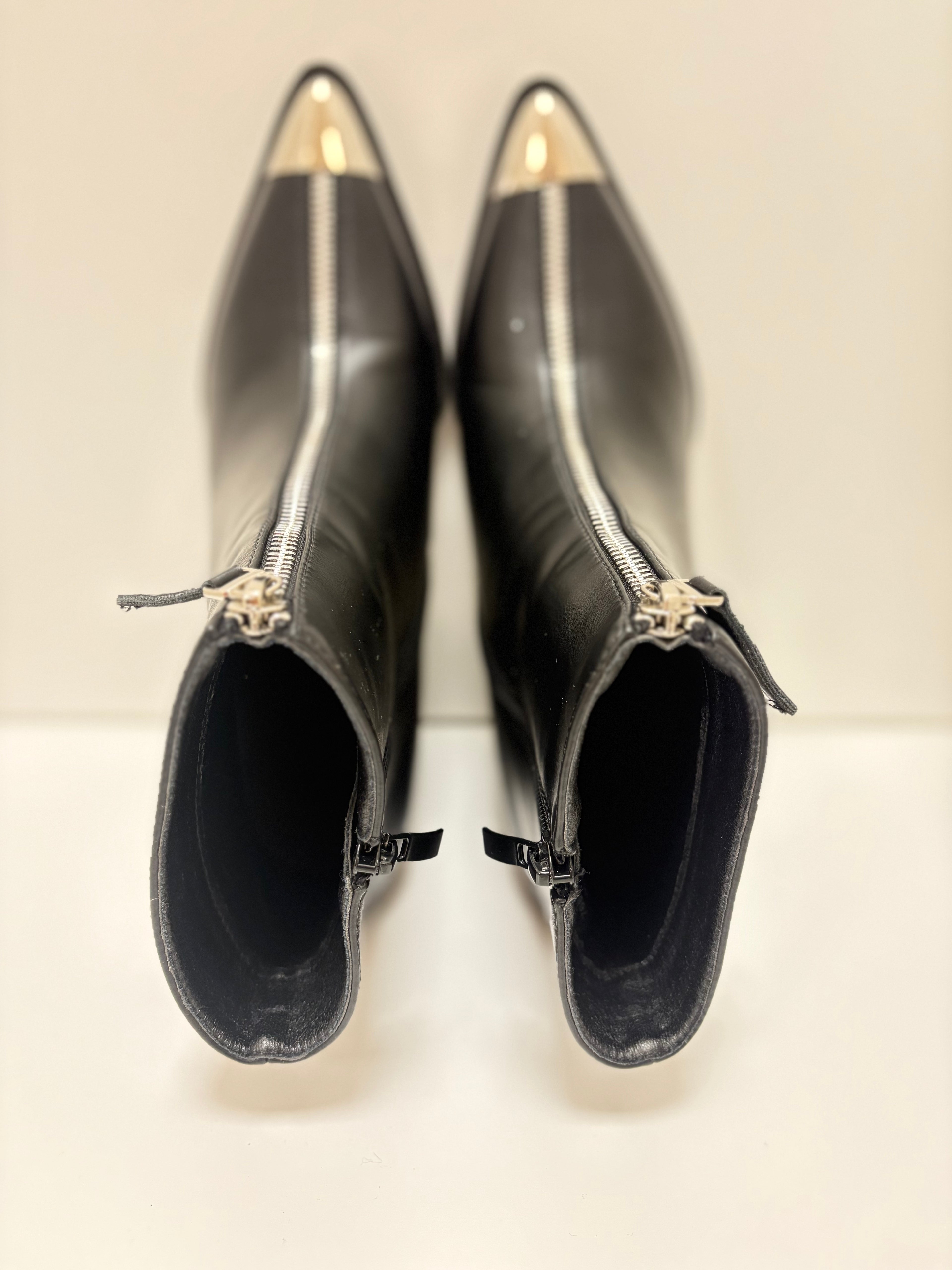 BOOTS MIT REISVERSCHLUSS OPTIK