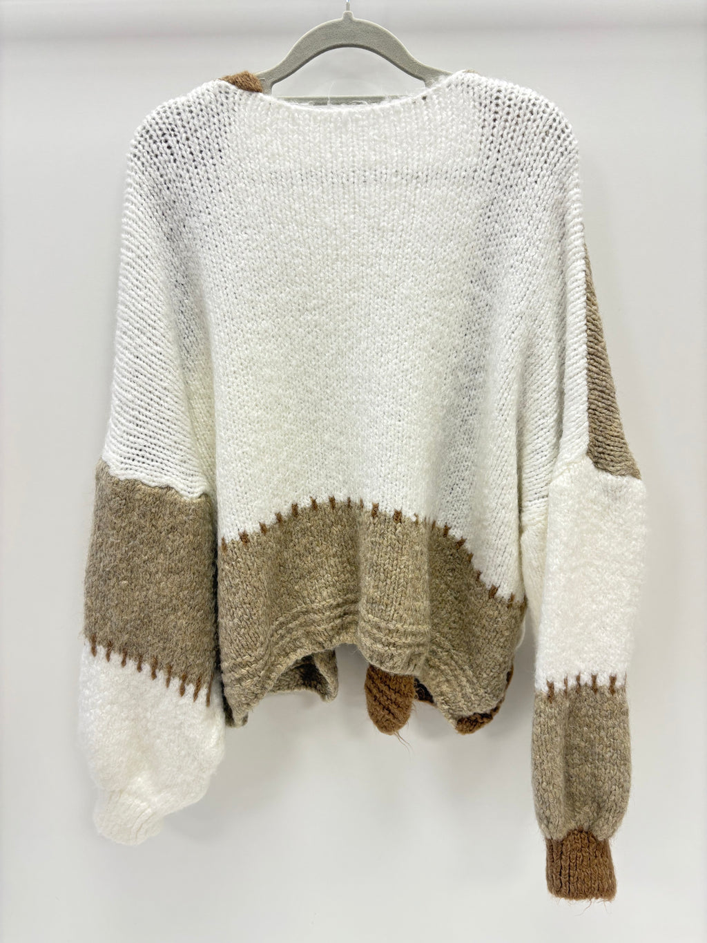 STRICKWESTE MIT PATCHES