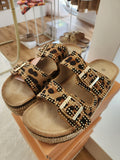Sandalen im Leolook