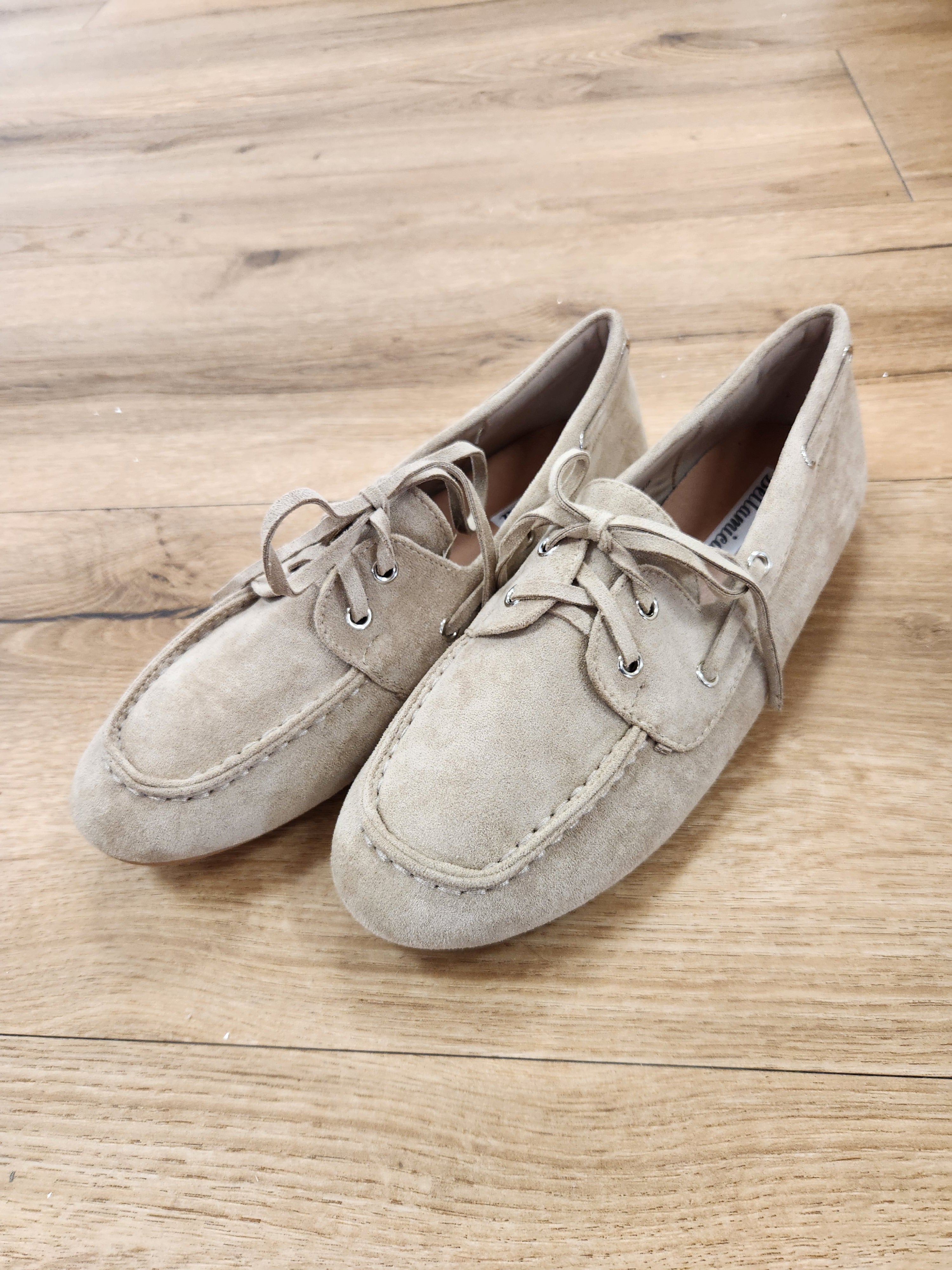 Mokassins mit Schnürung